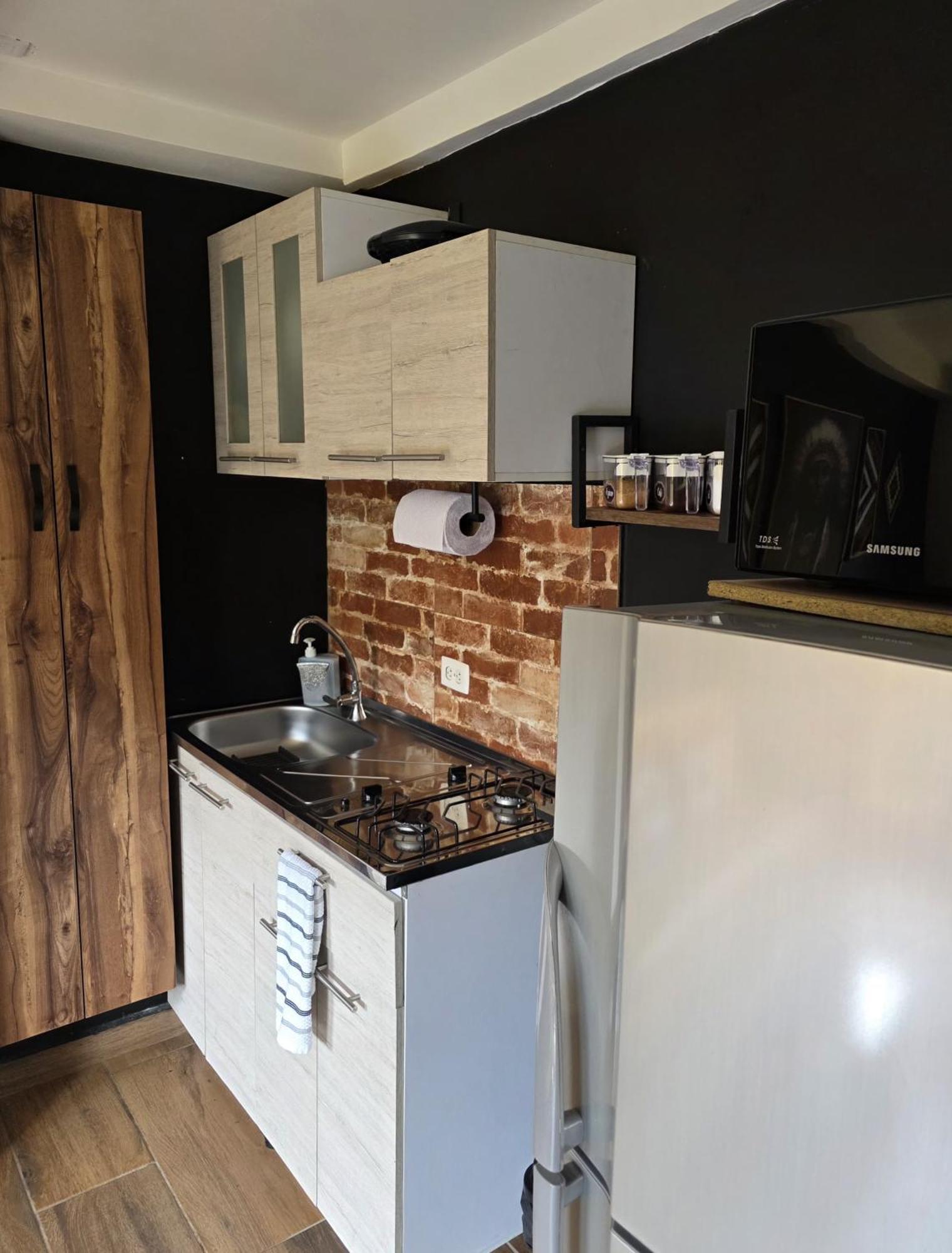 Confortable Apartamento A 20 Mt Del Parque Principal サレント エクステリア 写真